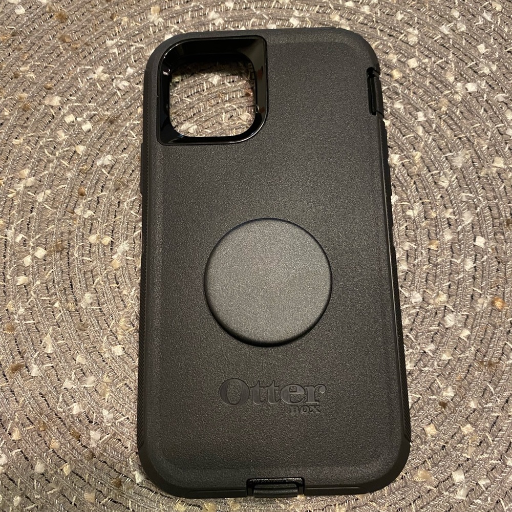 Otterbox “Otter + Pop” Defender Case